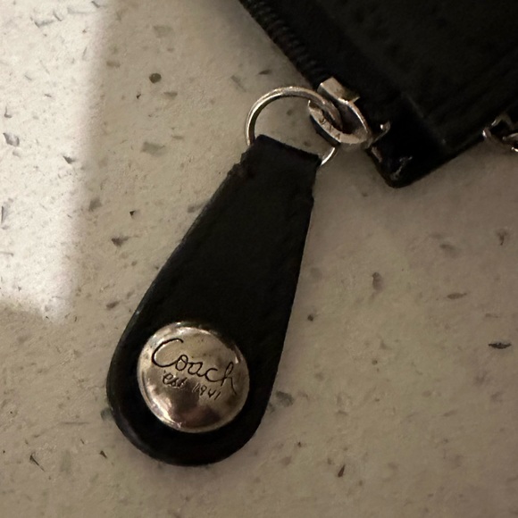 Mini black Coach wallet - Picture 4 of 9